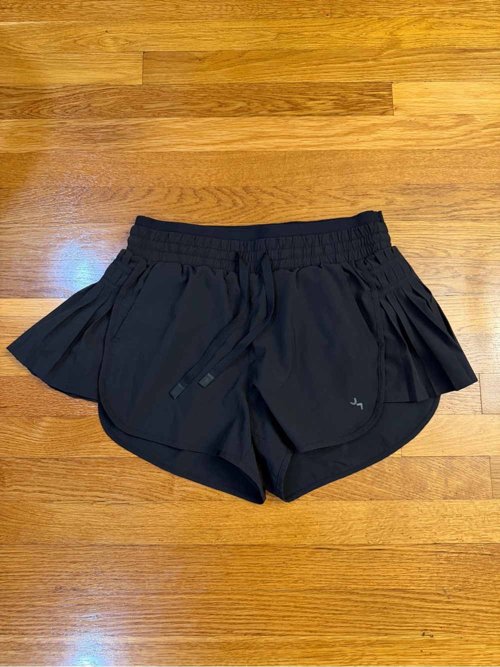 JoyLab Black High Waisted Shorts Pleated Sides and Pockets - Size Medium